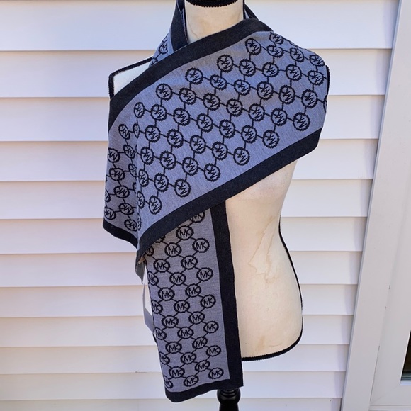 Michael kors scarf new with tags - Picture 1 of 4